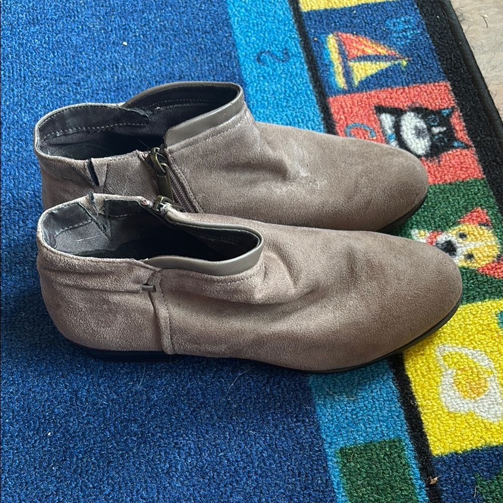 Comfortview Gray Ankle Booties with Rounded Toe